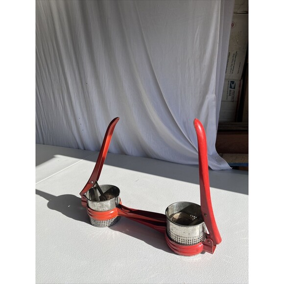 Set Of 2 Red Metal Potato Masher/Ricer. Well Built 1950s - Picture 3 of 3